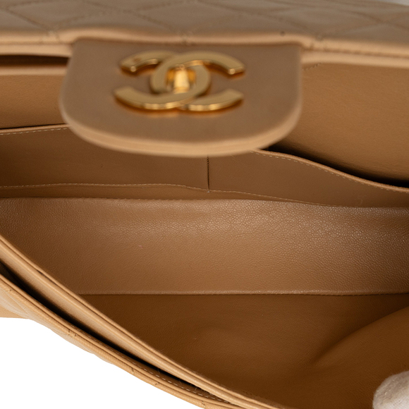 Pre-Loved Chanel Medium Classic Lambskin Double Flap - Picture 4 of 8